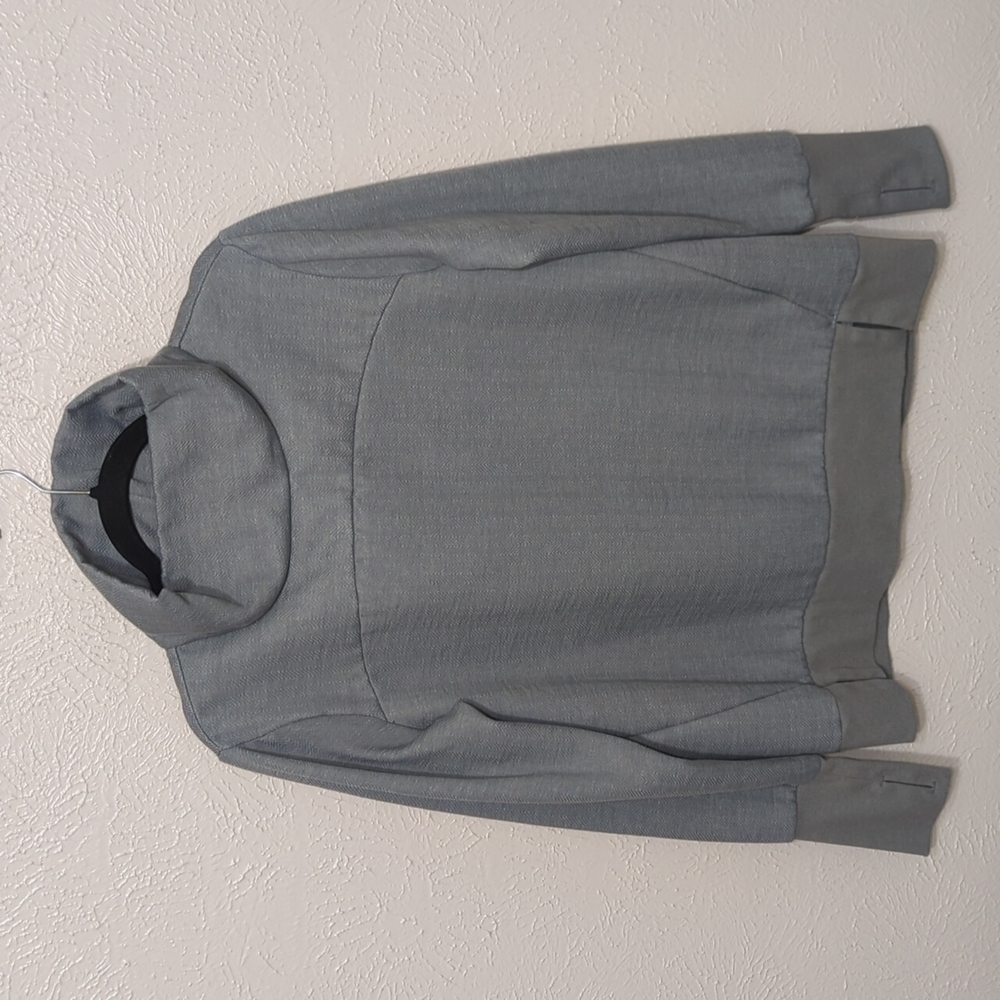 Avia Small Gray Turtleneck